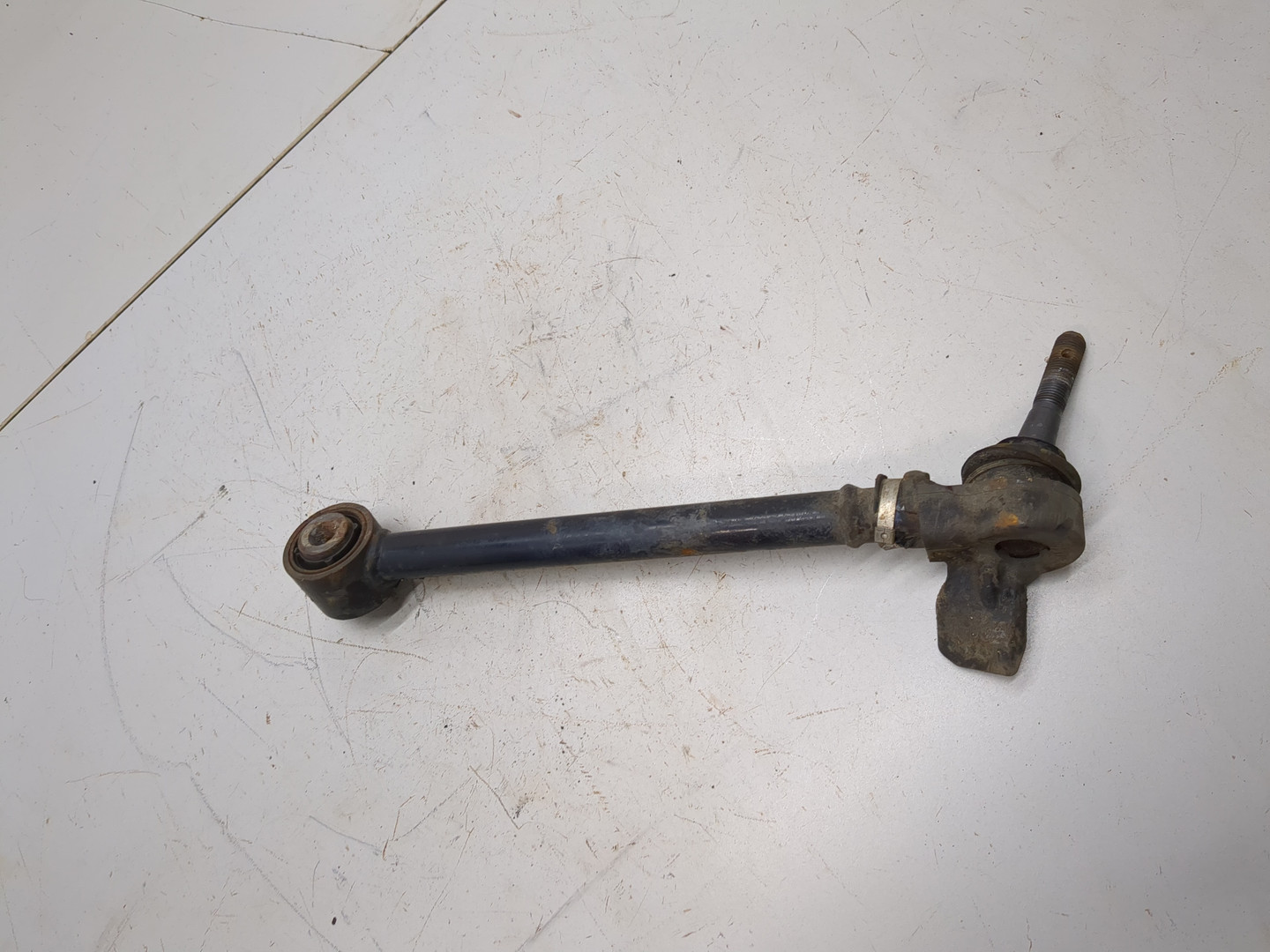 Рычаг задний