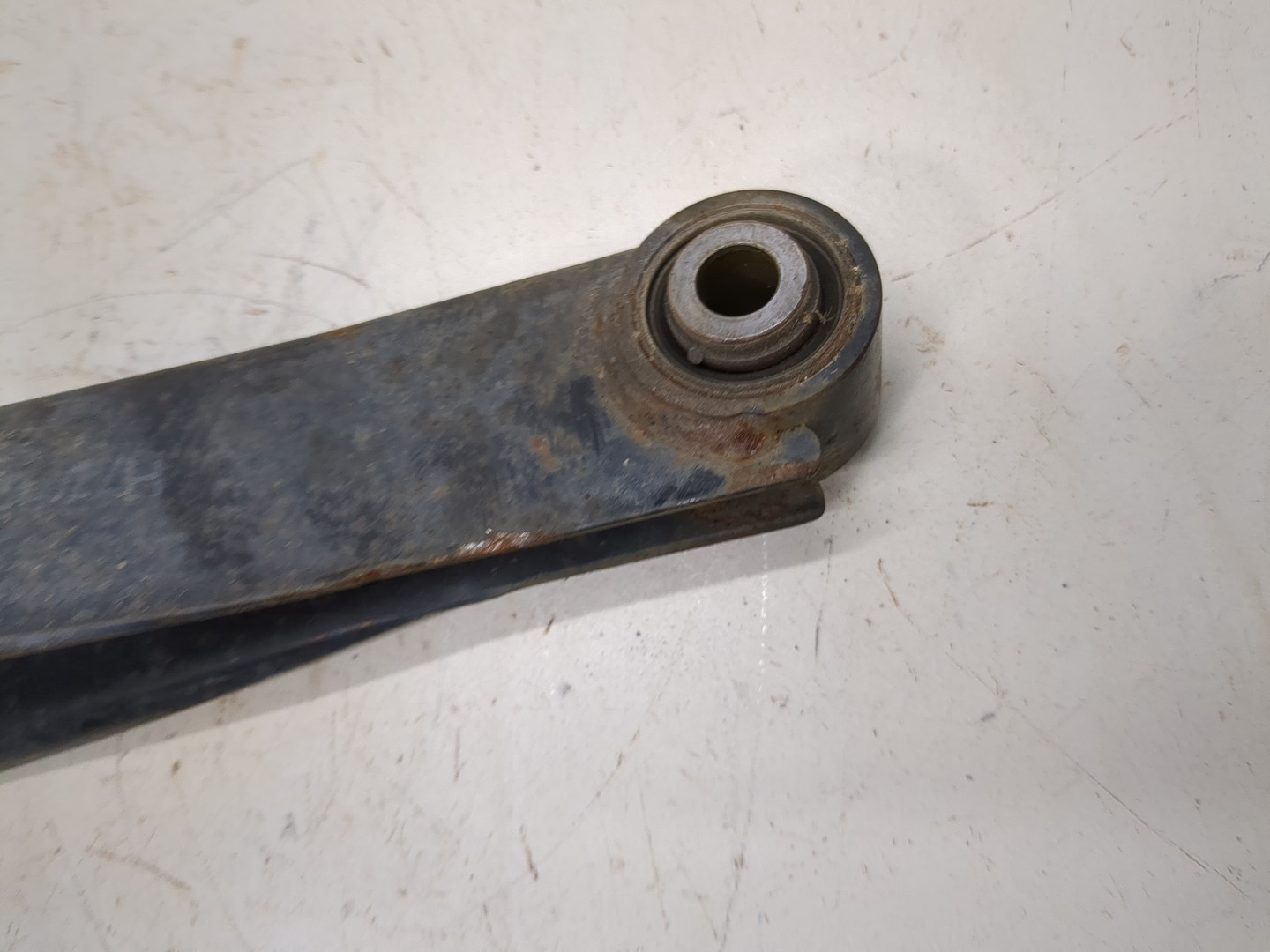 Рычаг задний