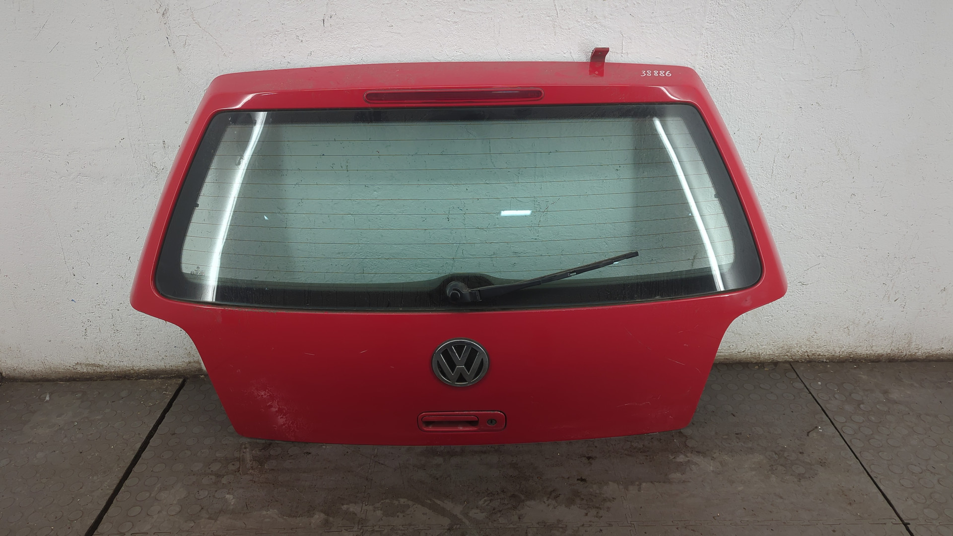 Дверь багажника