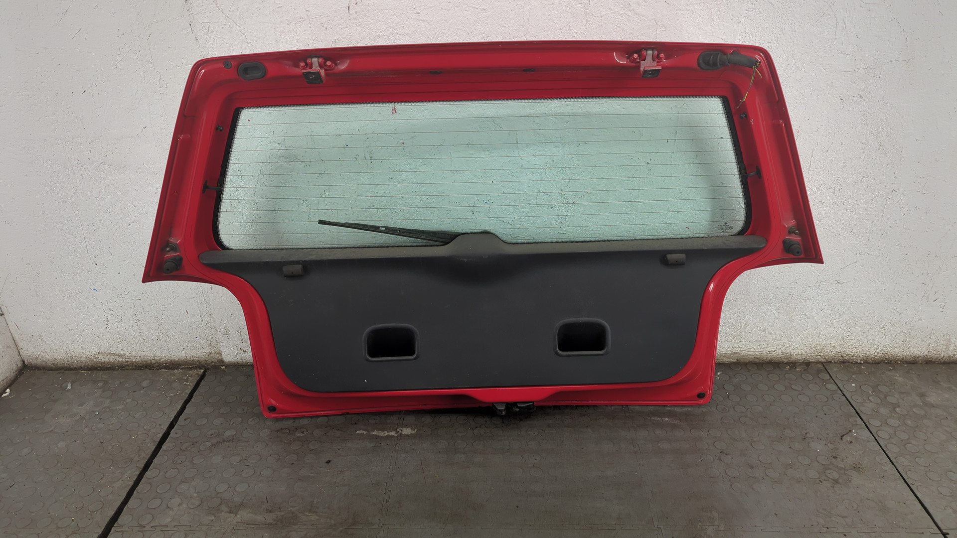 Дверь багажника