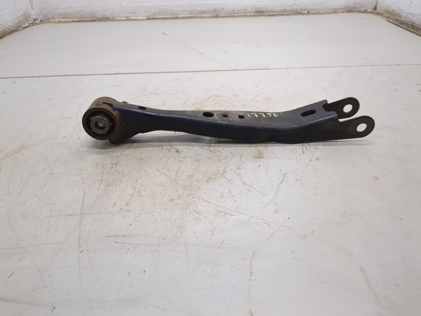 Рычаг задний