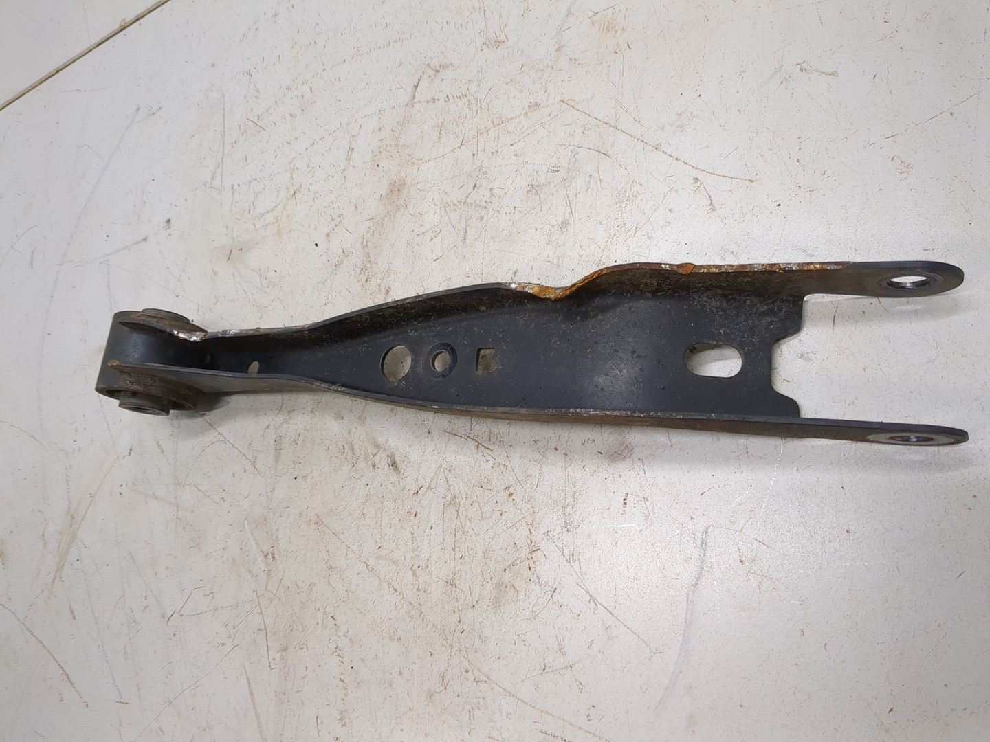 Рычаг задний