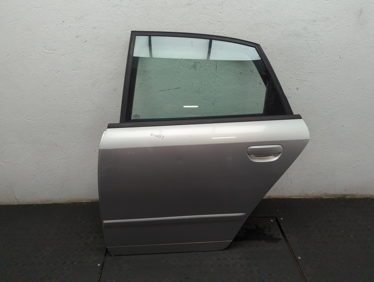 Дверь задняя левая
