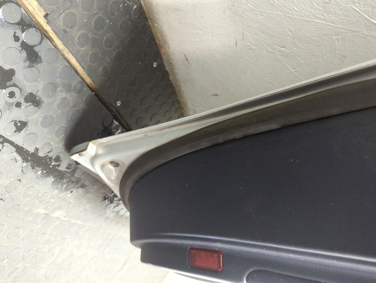 Дверь задняя левая