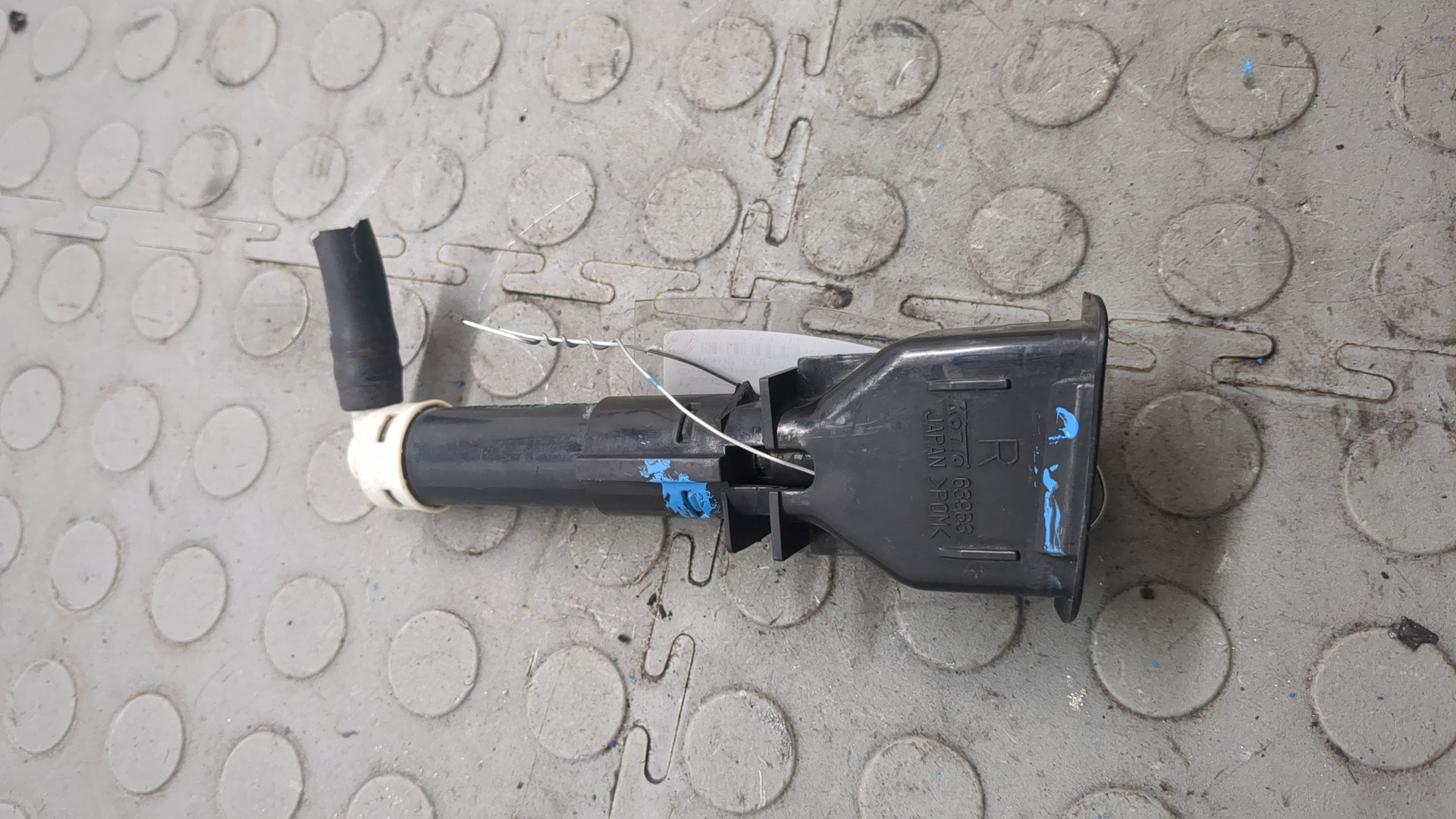 Форсунка омывателя фары