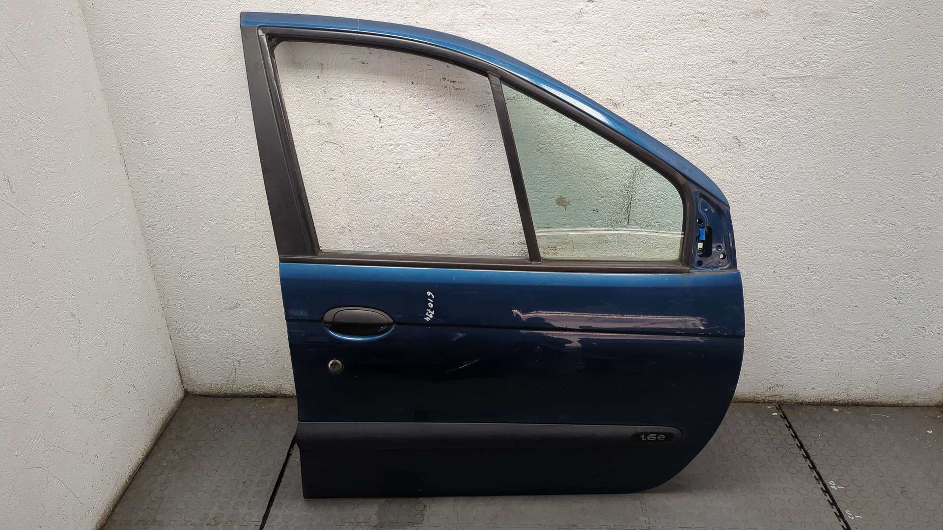 Дверь передняя правая