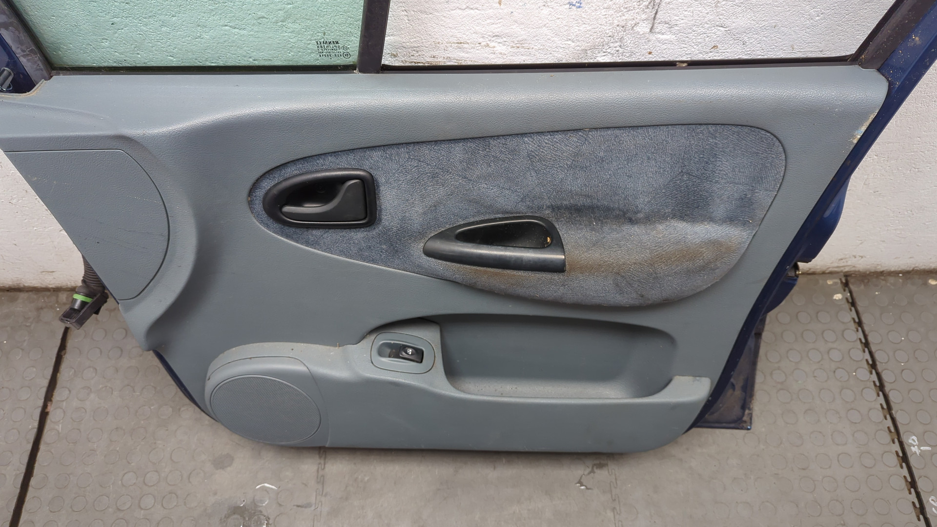 Дверь передняя правая