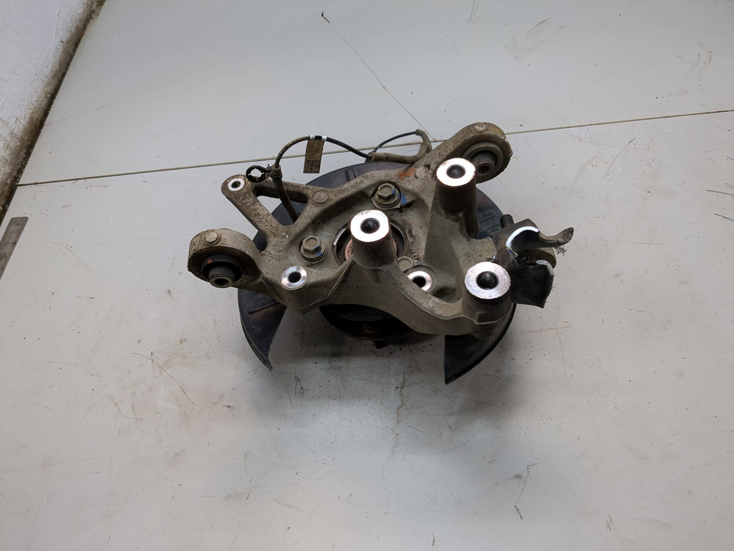 Кулак поворотный задний правый