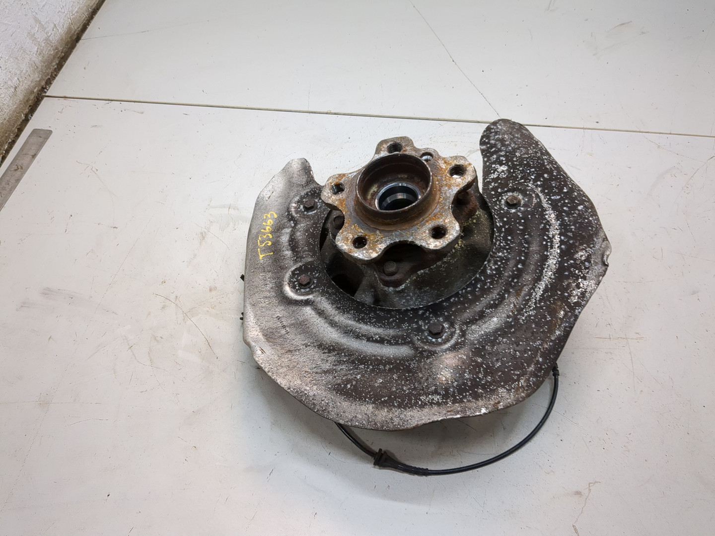 Кулак поворотный задний правый