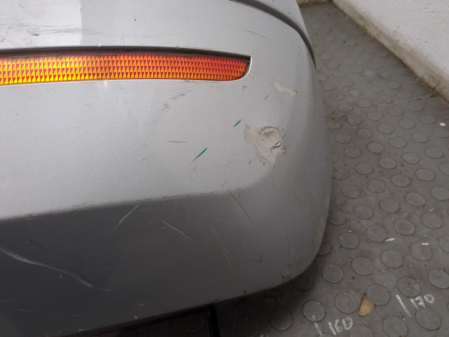 Бампер задний