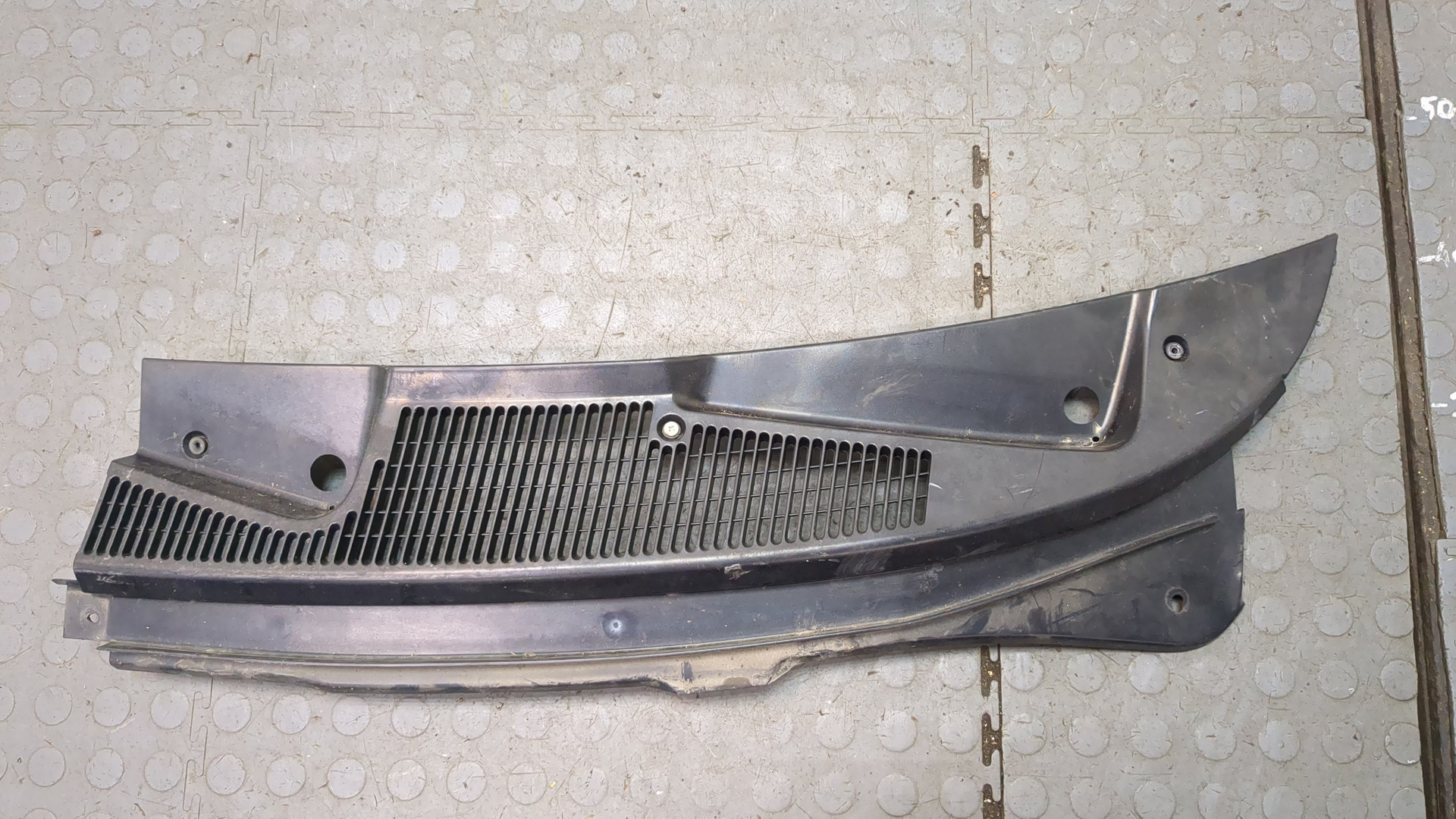 Решетка стеклоочистителей (Жабо)