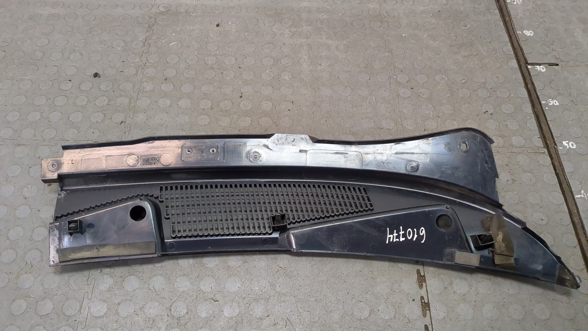 Решетка стеклоочистителей (Жабо)