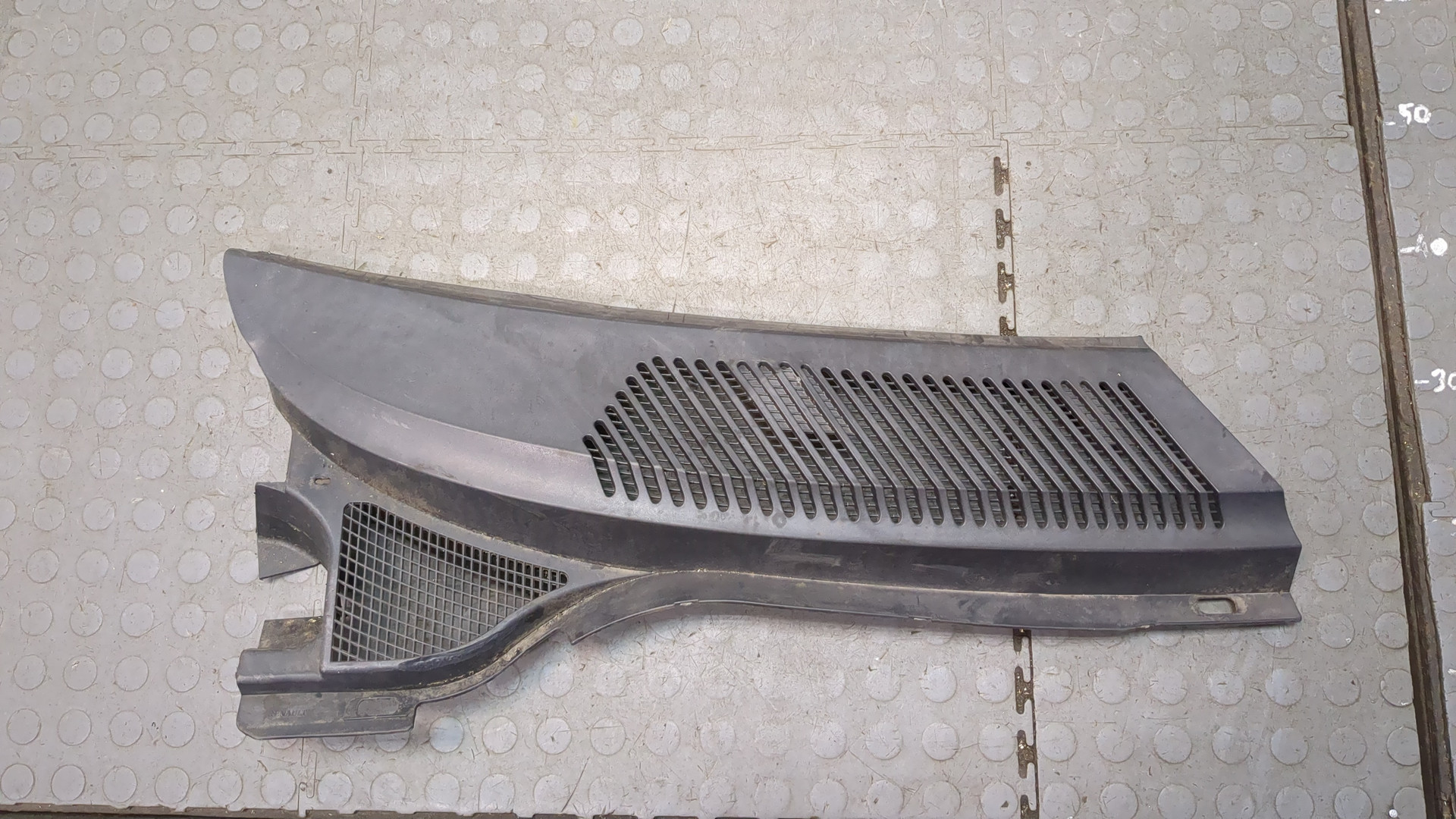 Решетка стеклоочистителей (Жабо)