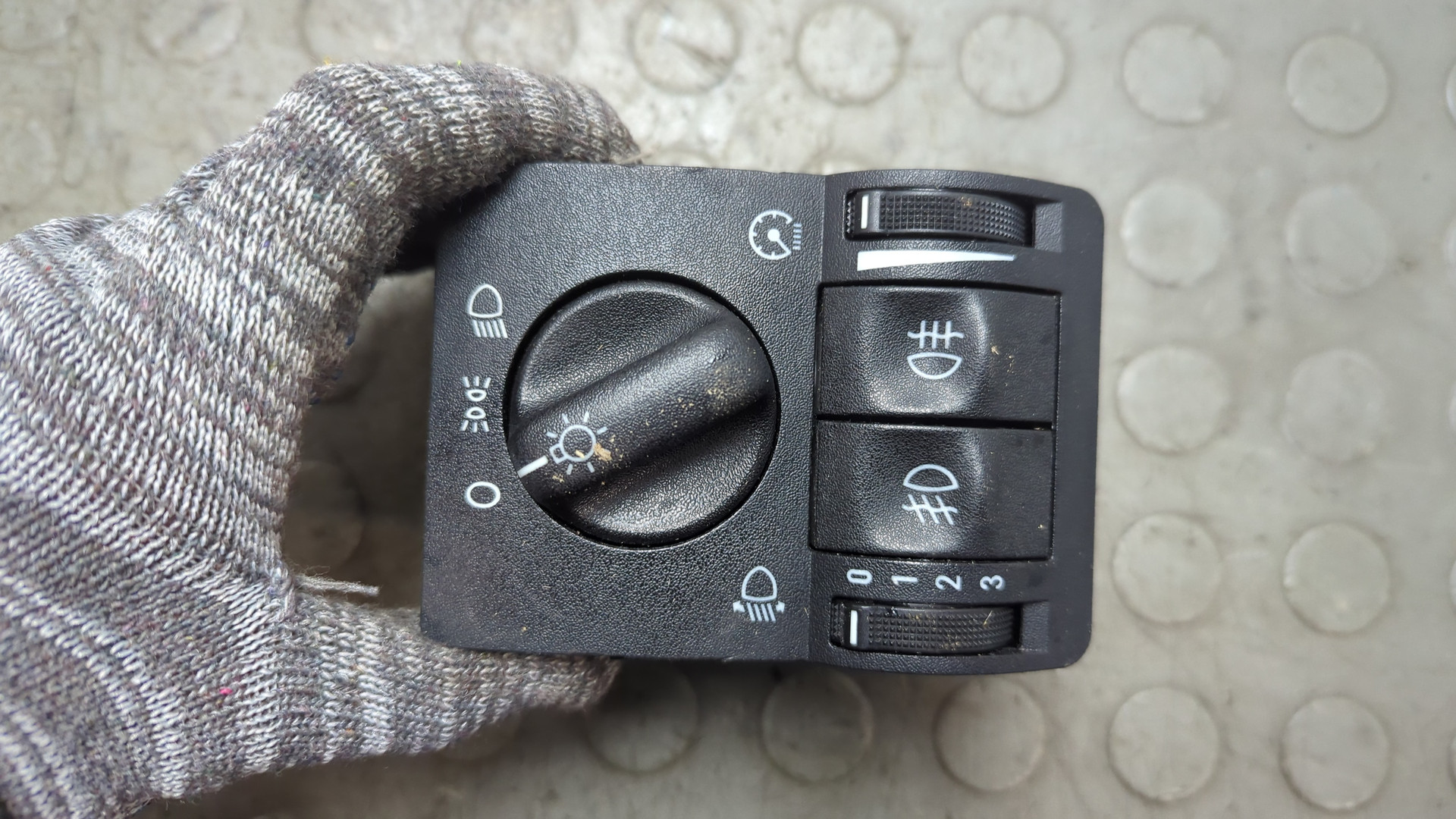 Переключатель света фар