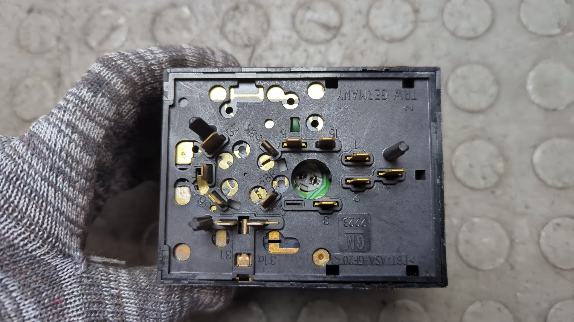 Переключатель света фар