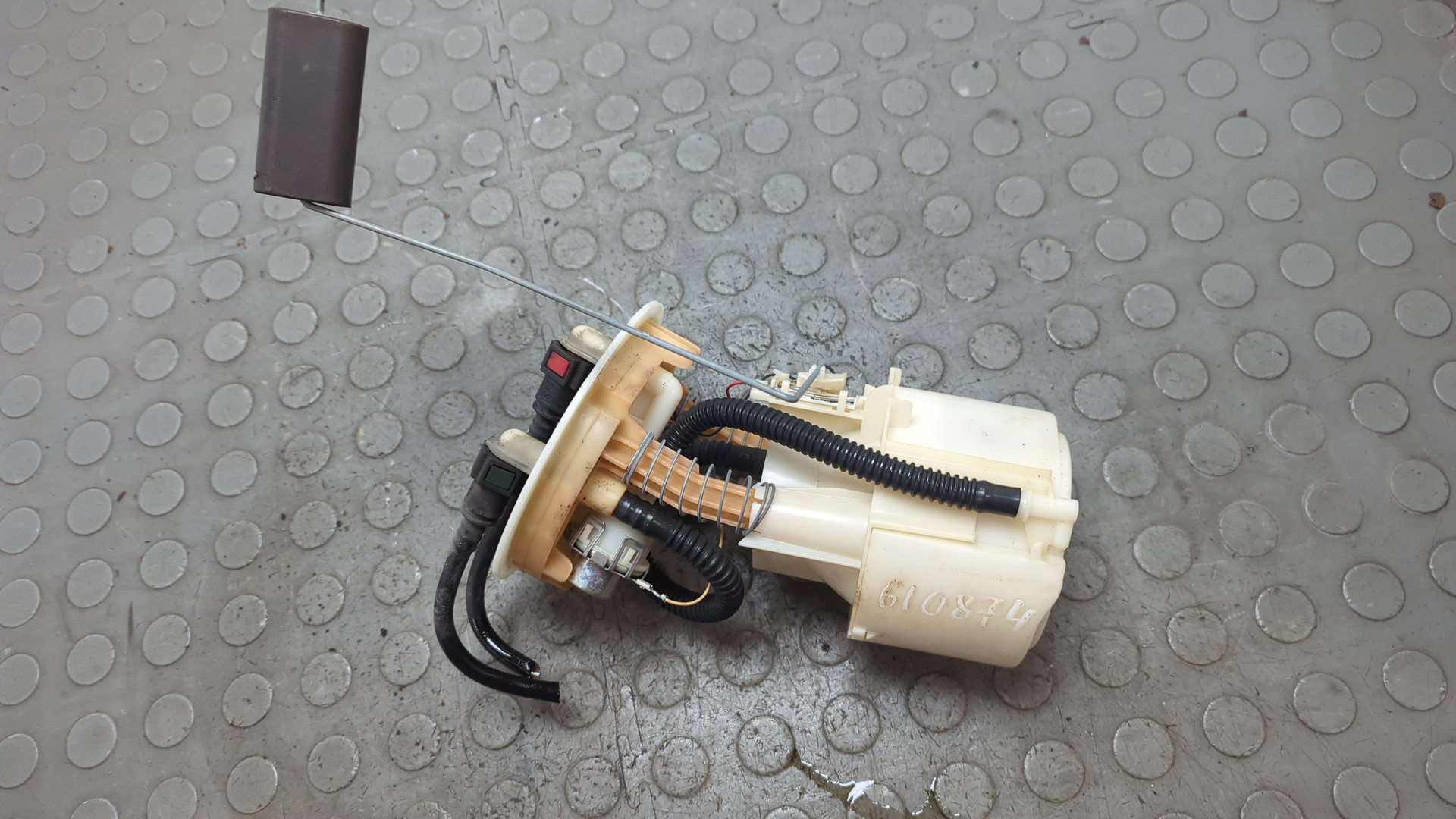 Насос топливный электрический