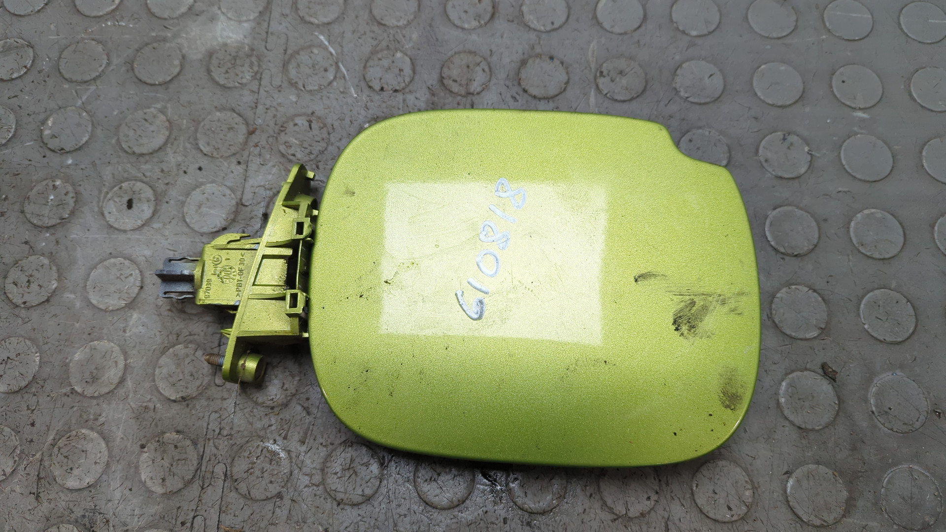 Лючок бензобака