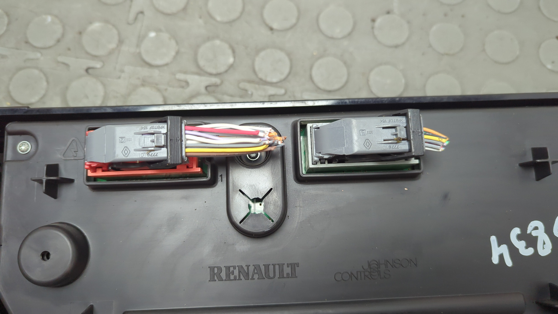 Панель приборов