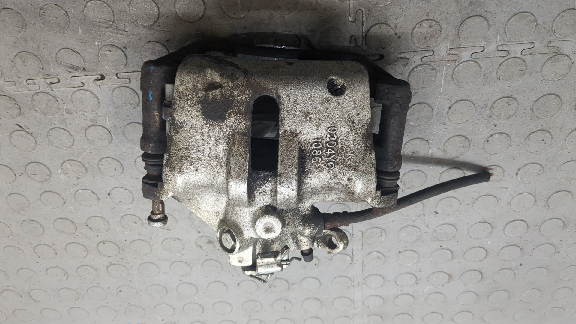 Суппорт передний правый