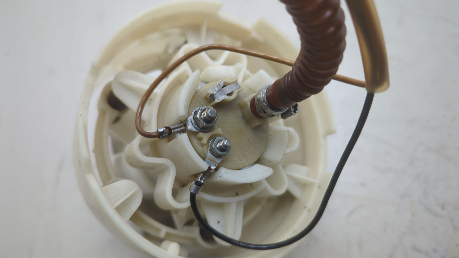 Насос топливный электрический