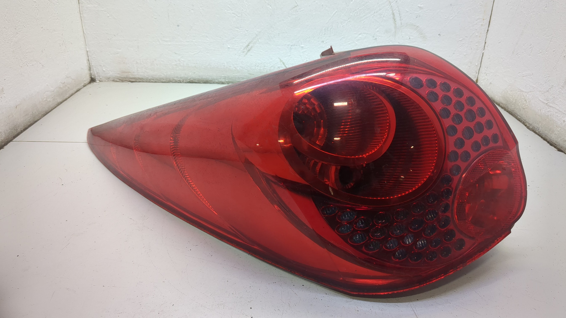 Фонарь задний левый