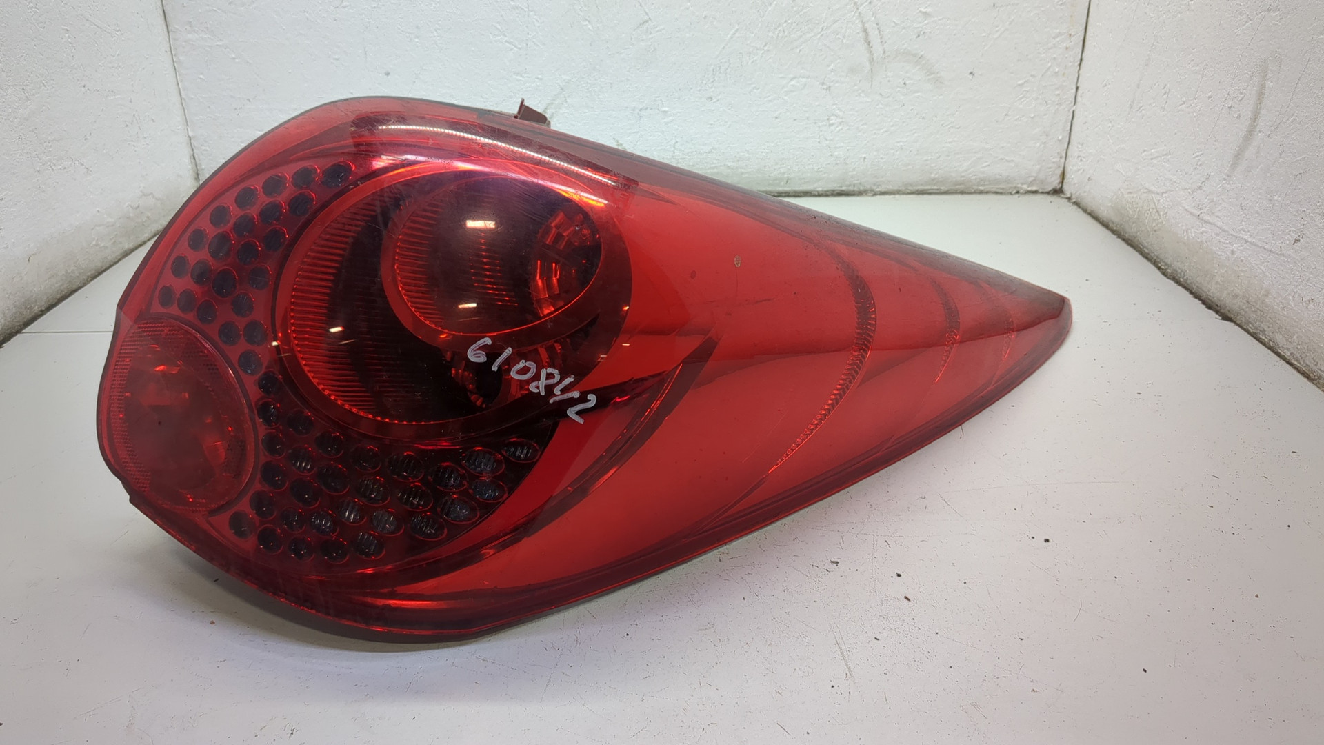 Фонарь задний правый