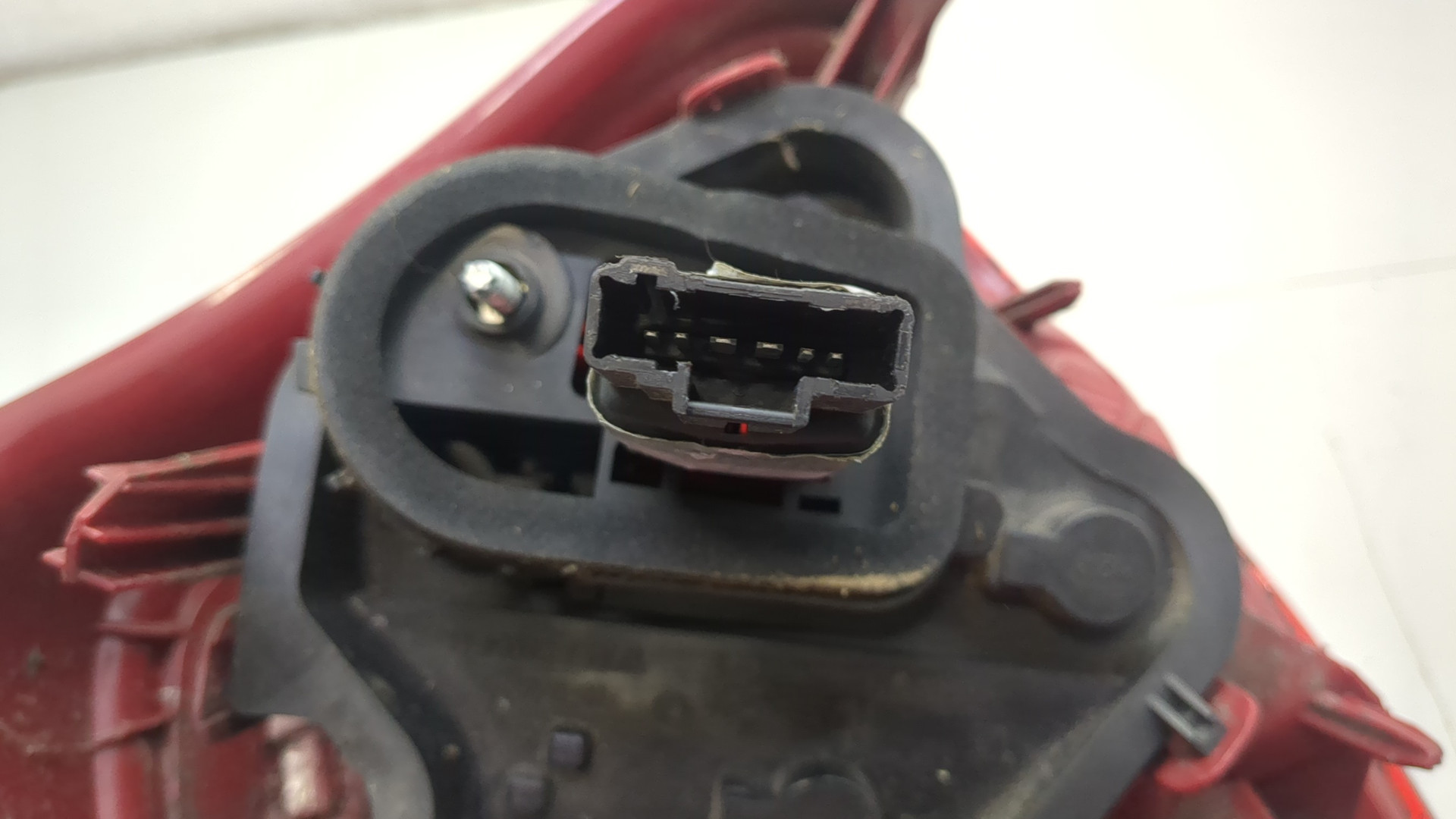 Фонарь задний правый