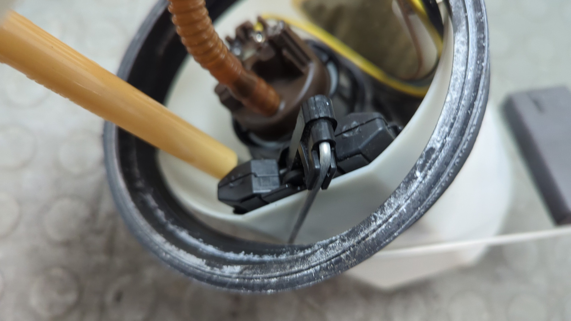 Насос топливный электрический