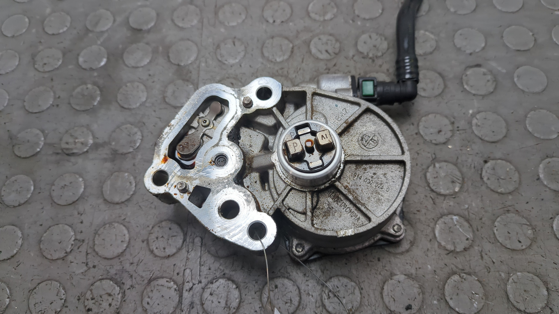 Насос вакуумный