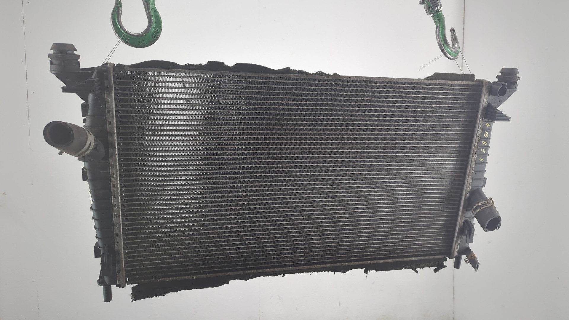 Радиатор охлаждения двигателя основной