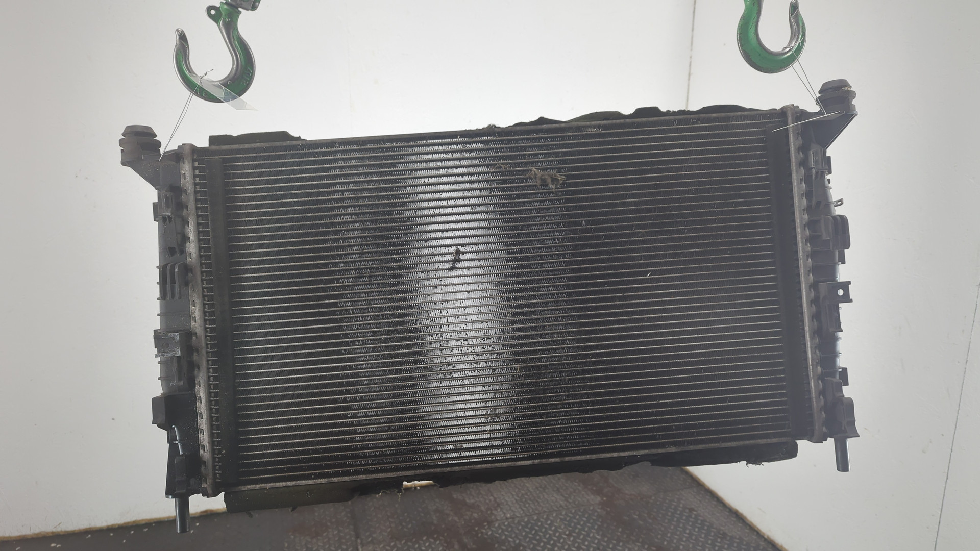 Радиатор охлаждения двигателя основной