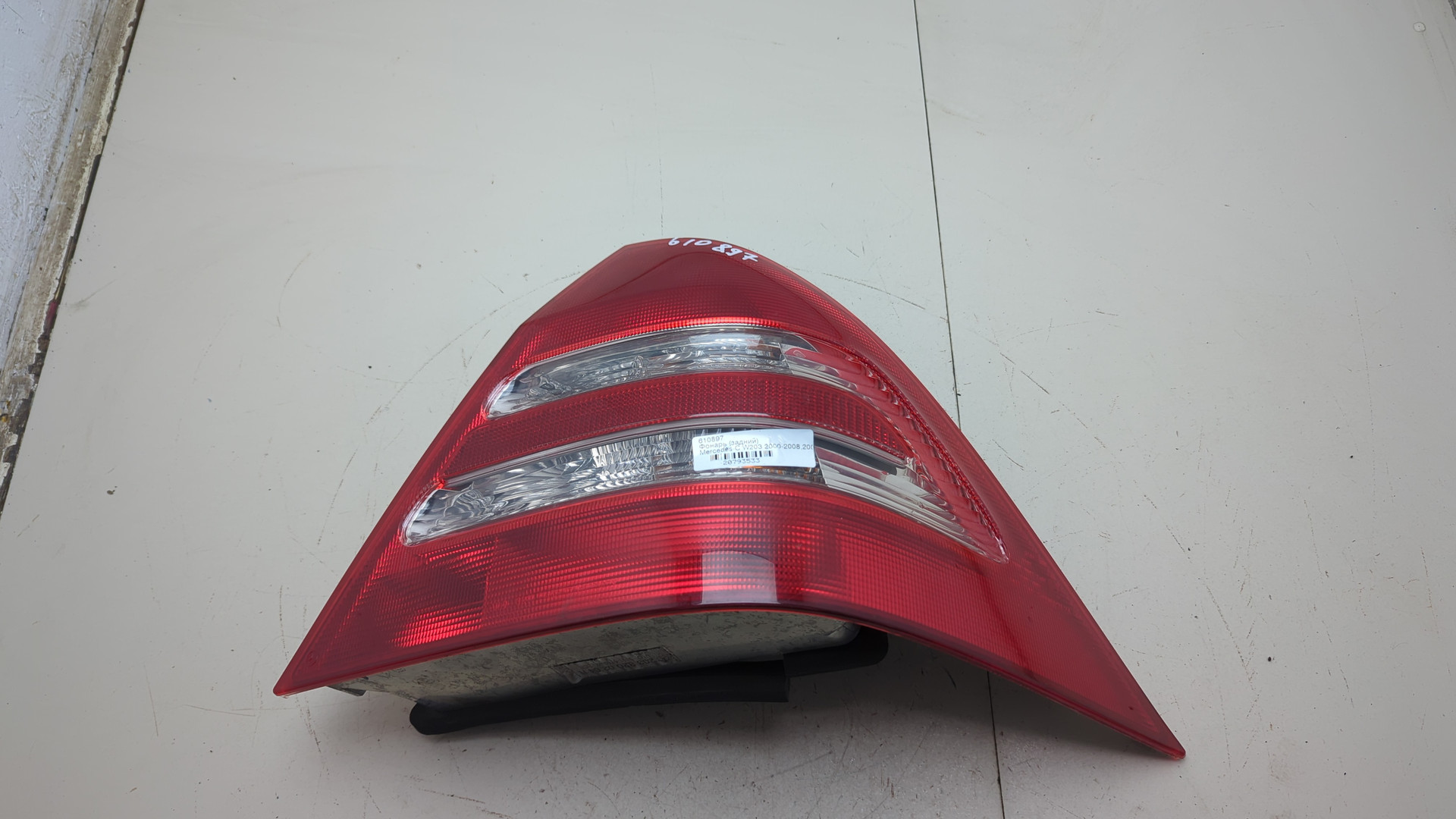 Фонарь задний правый