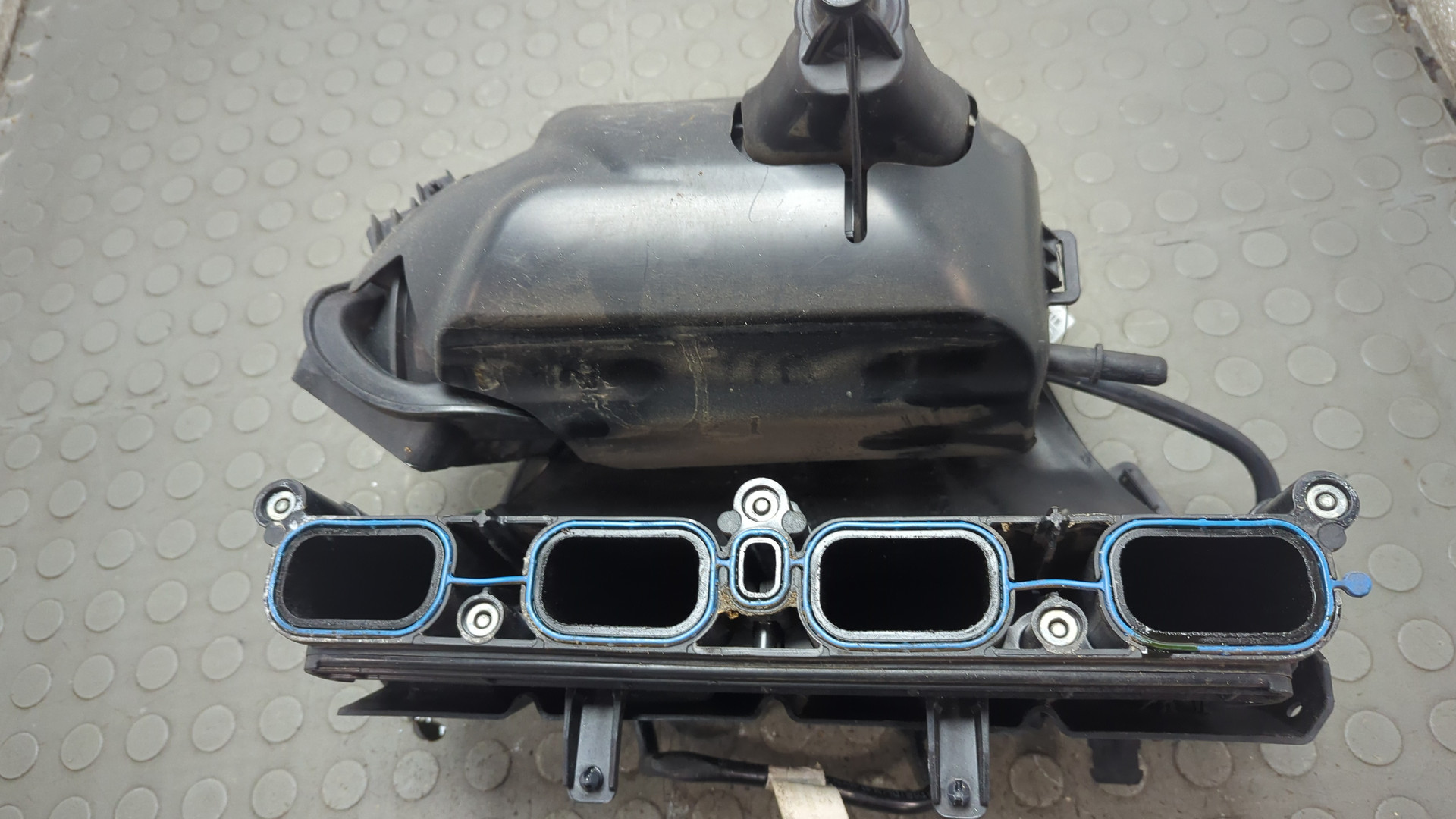 Коллектор впускной