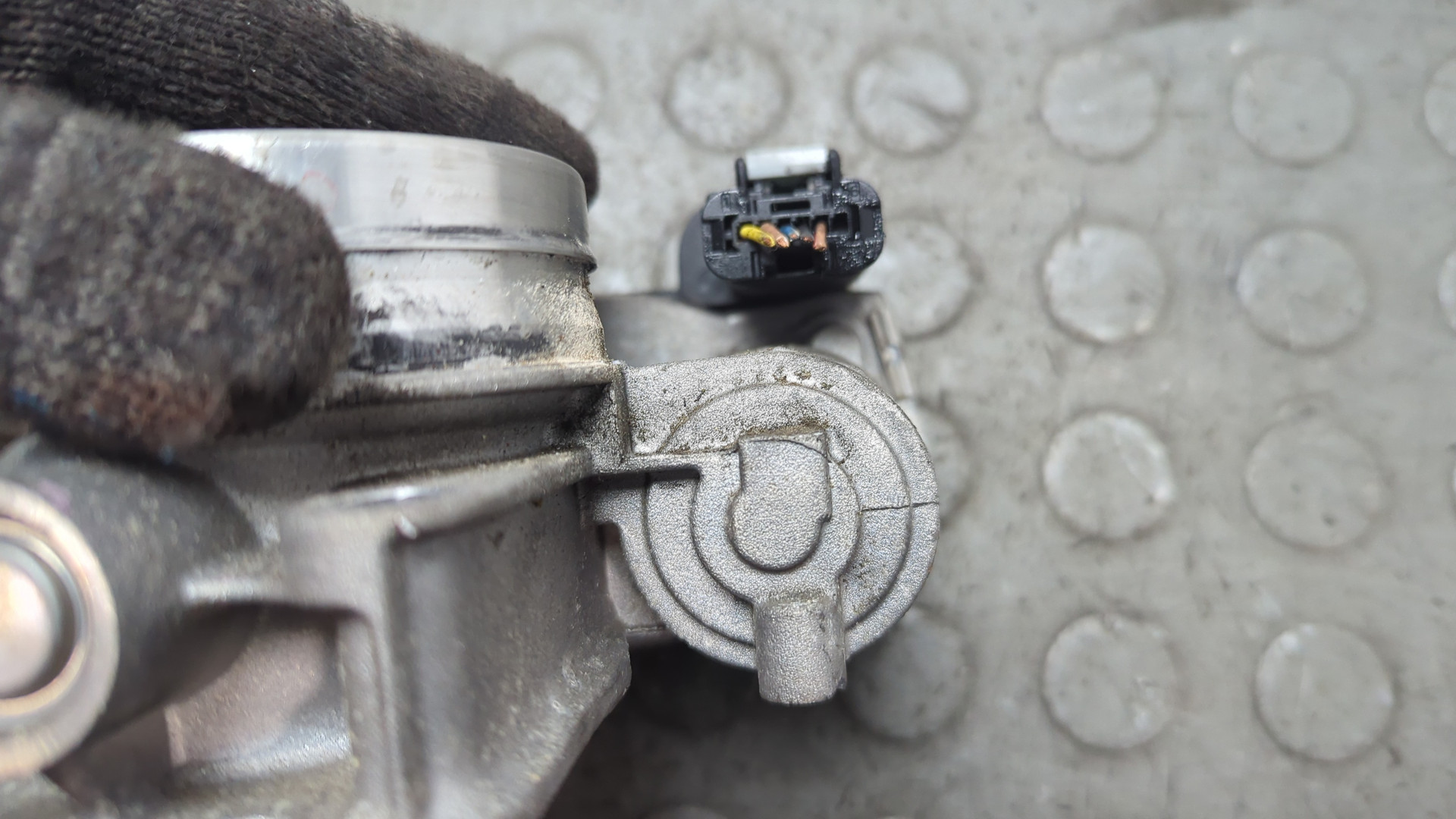 Заслонка дроссельная электрическая