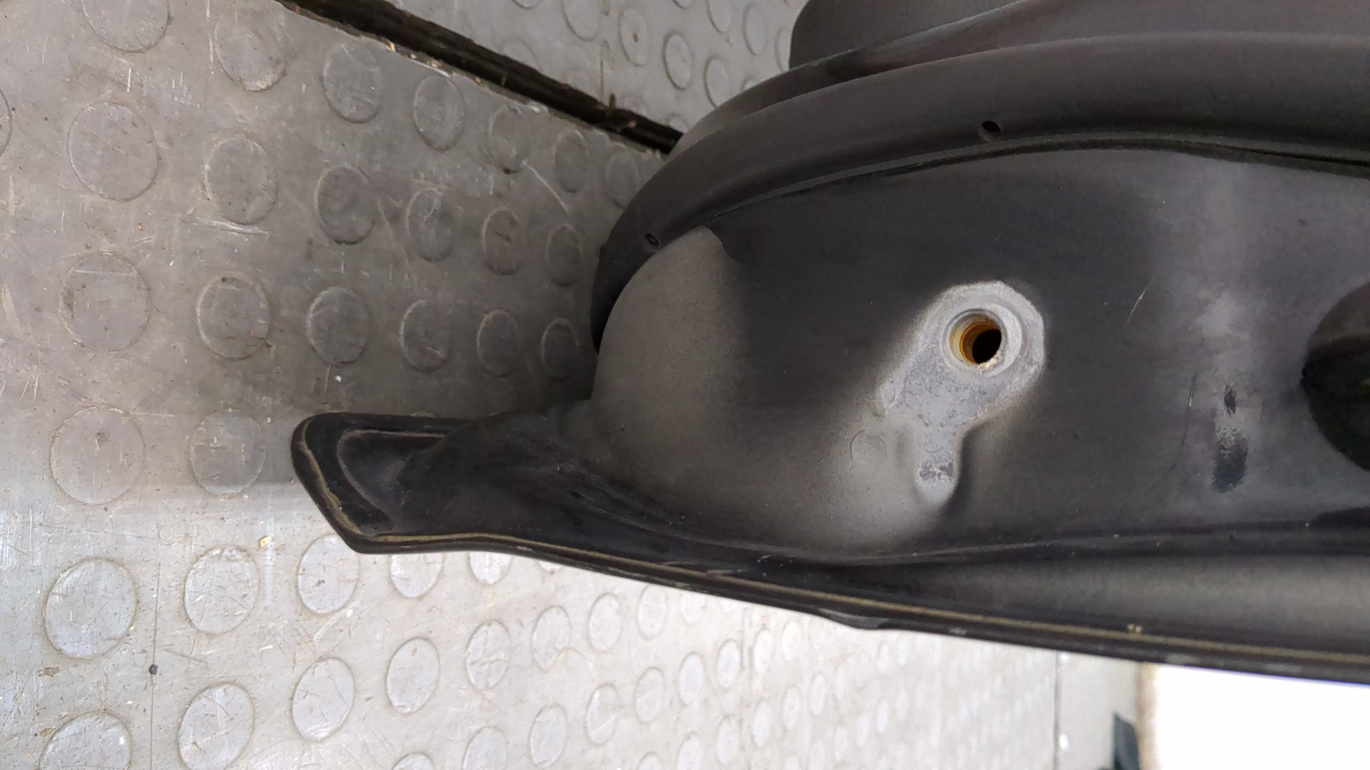 Дверь передняя левая