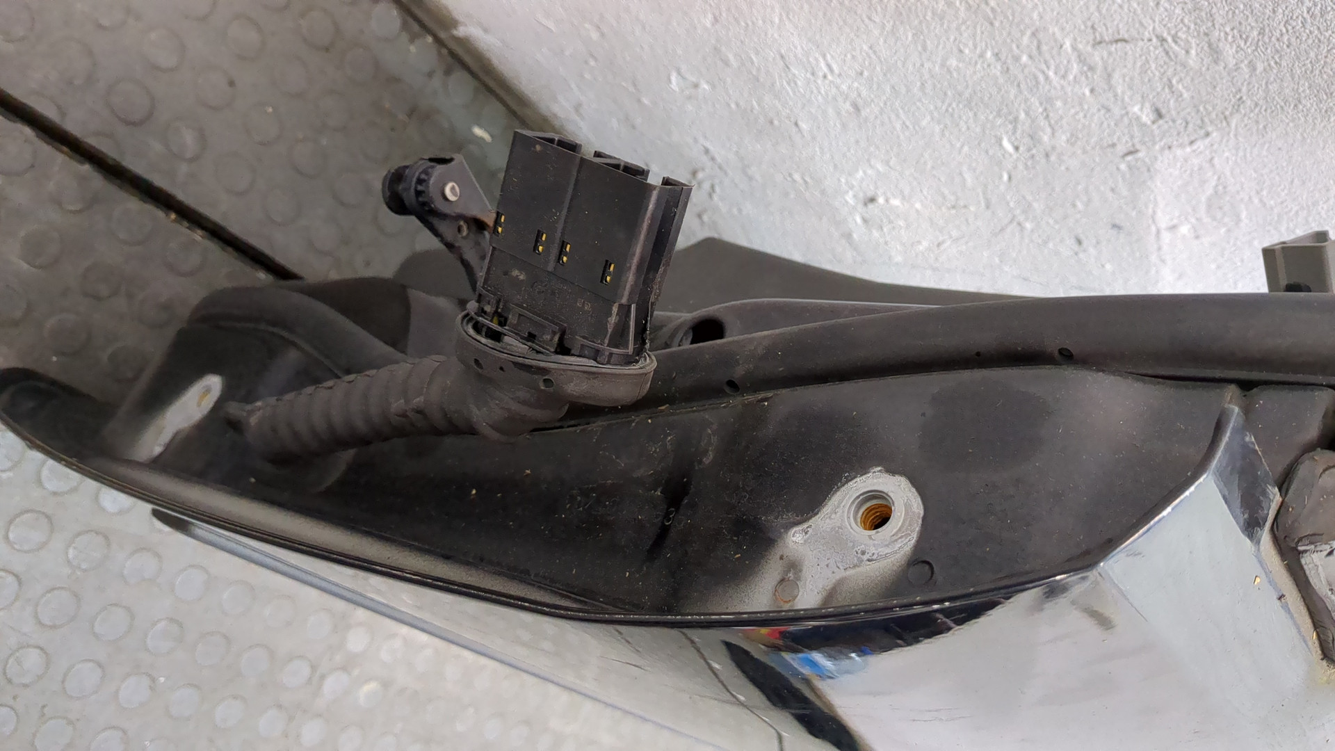 Дверь передняя левая