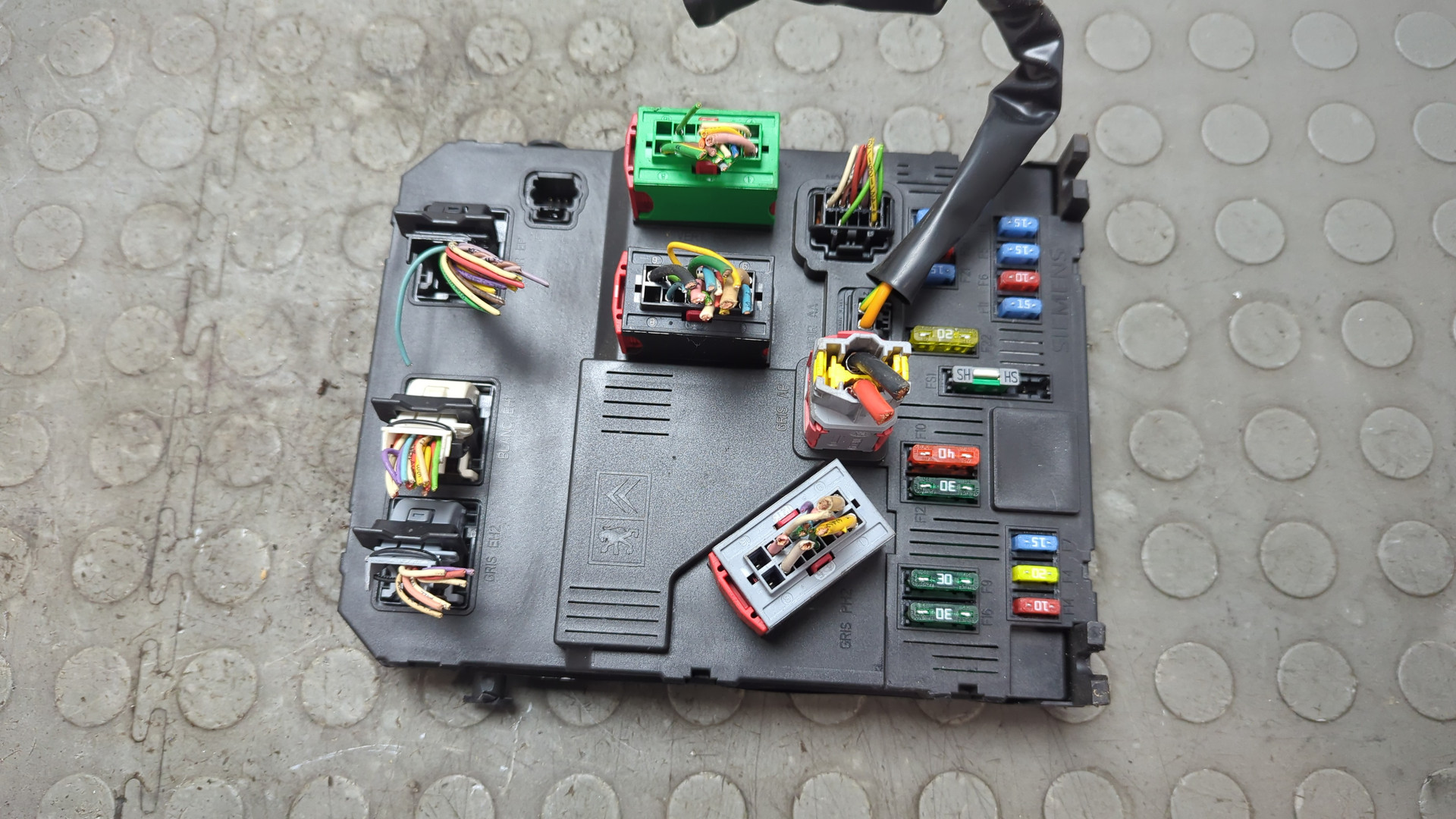 Блок предохранителей