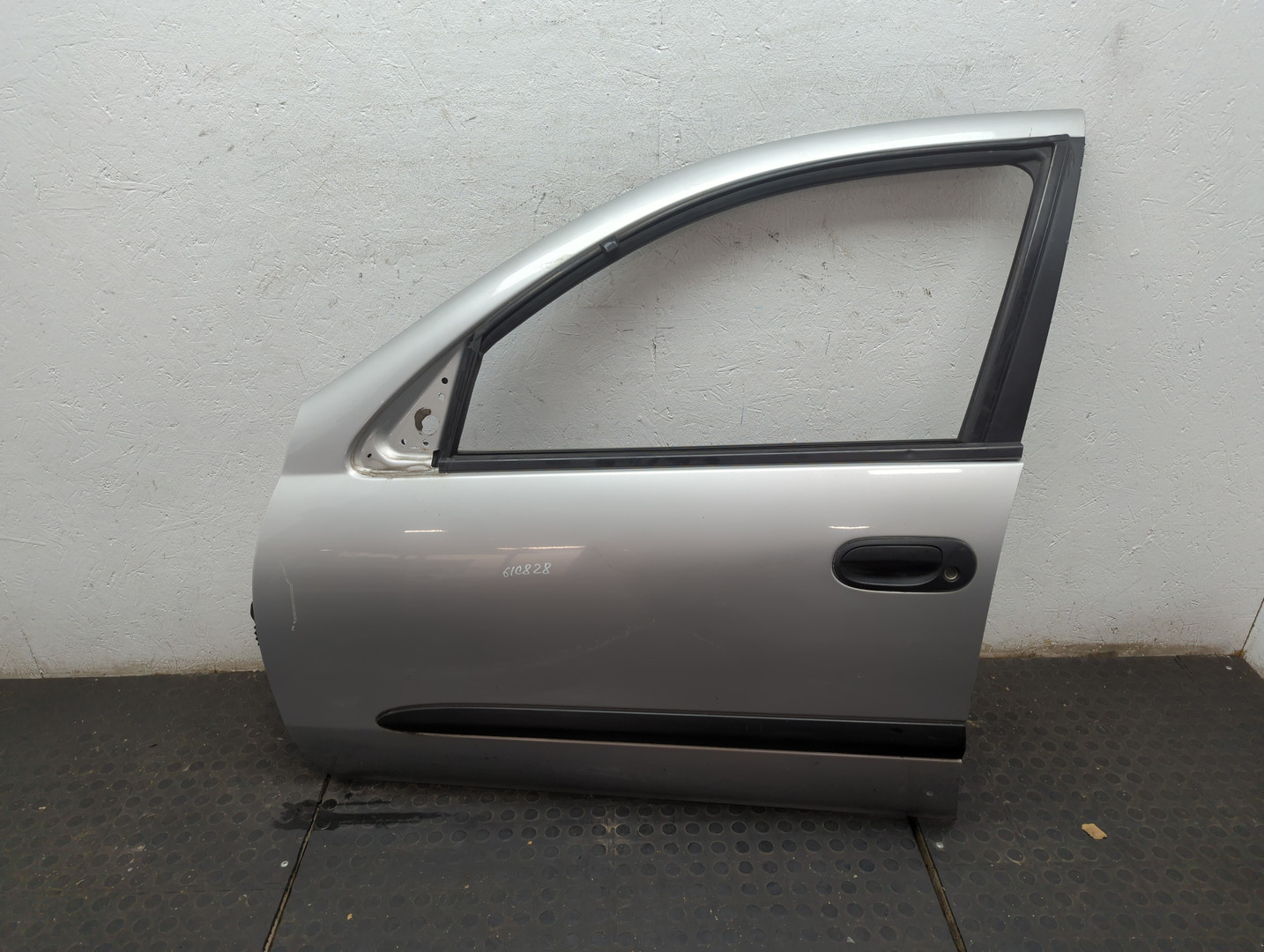 Дверь передняя левая