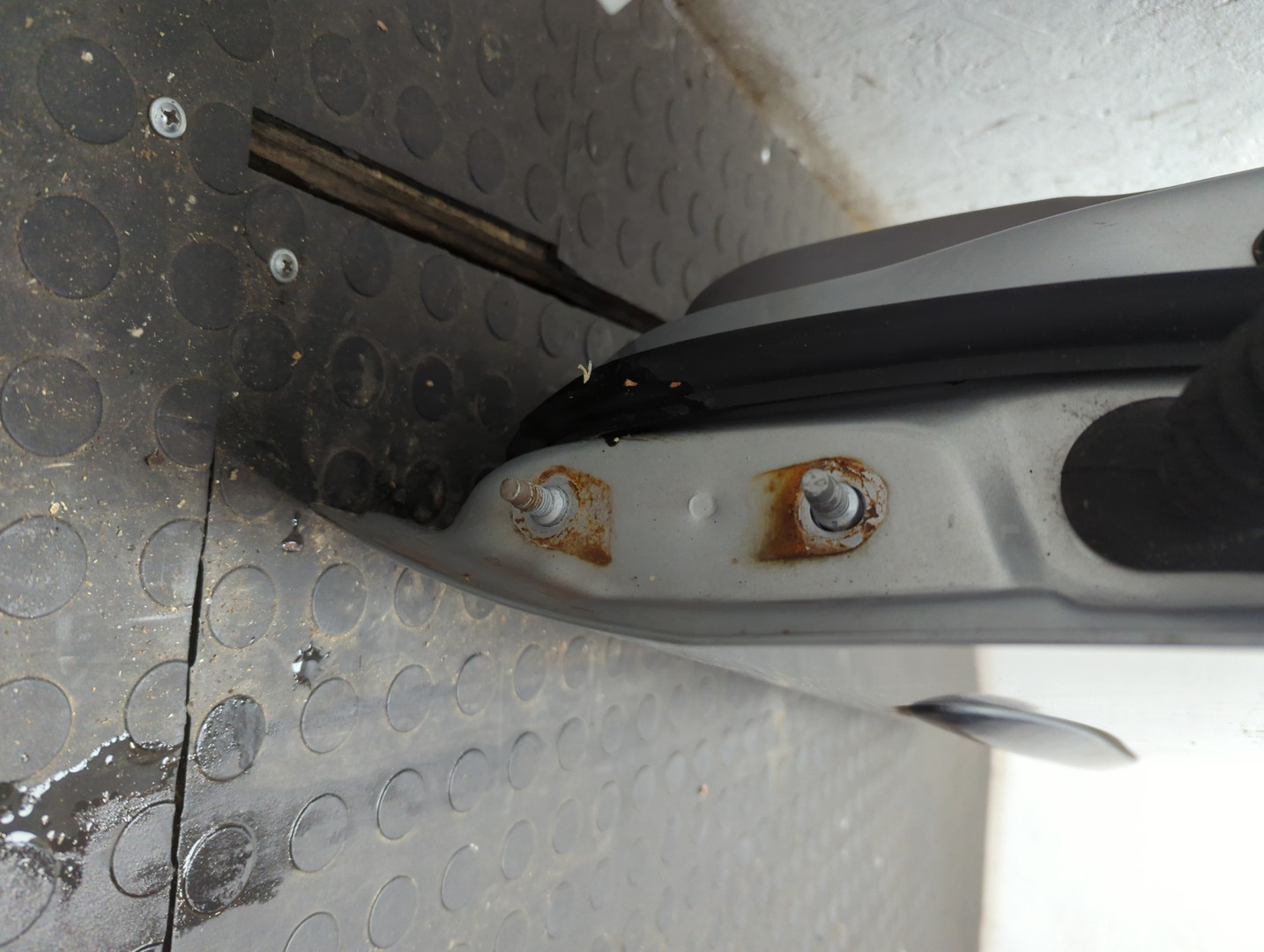 Дверь передняя левая