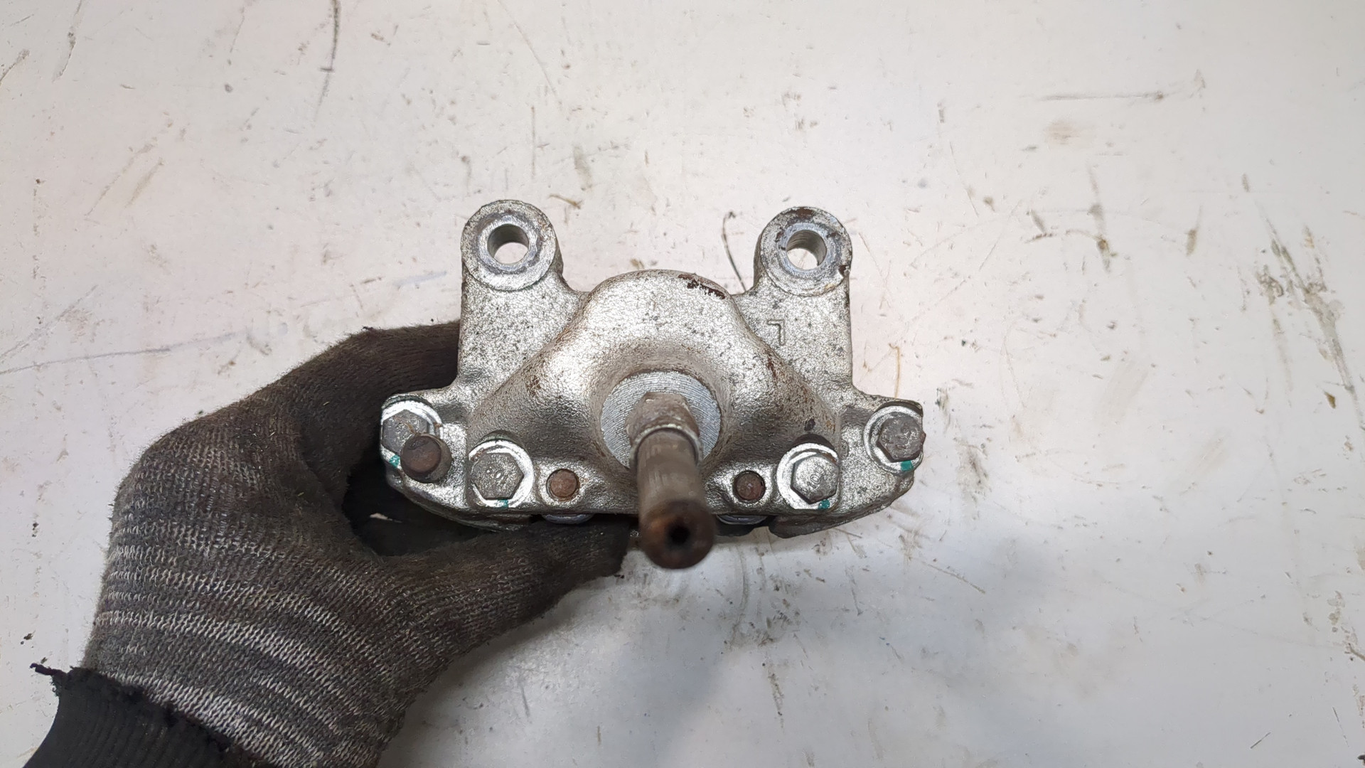 Суппорт задний левый