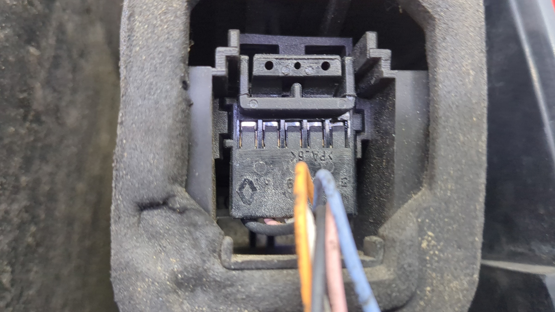 Фонарь задний левый