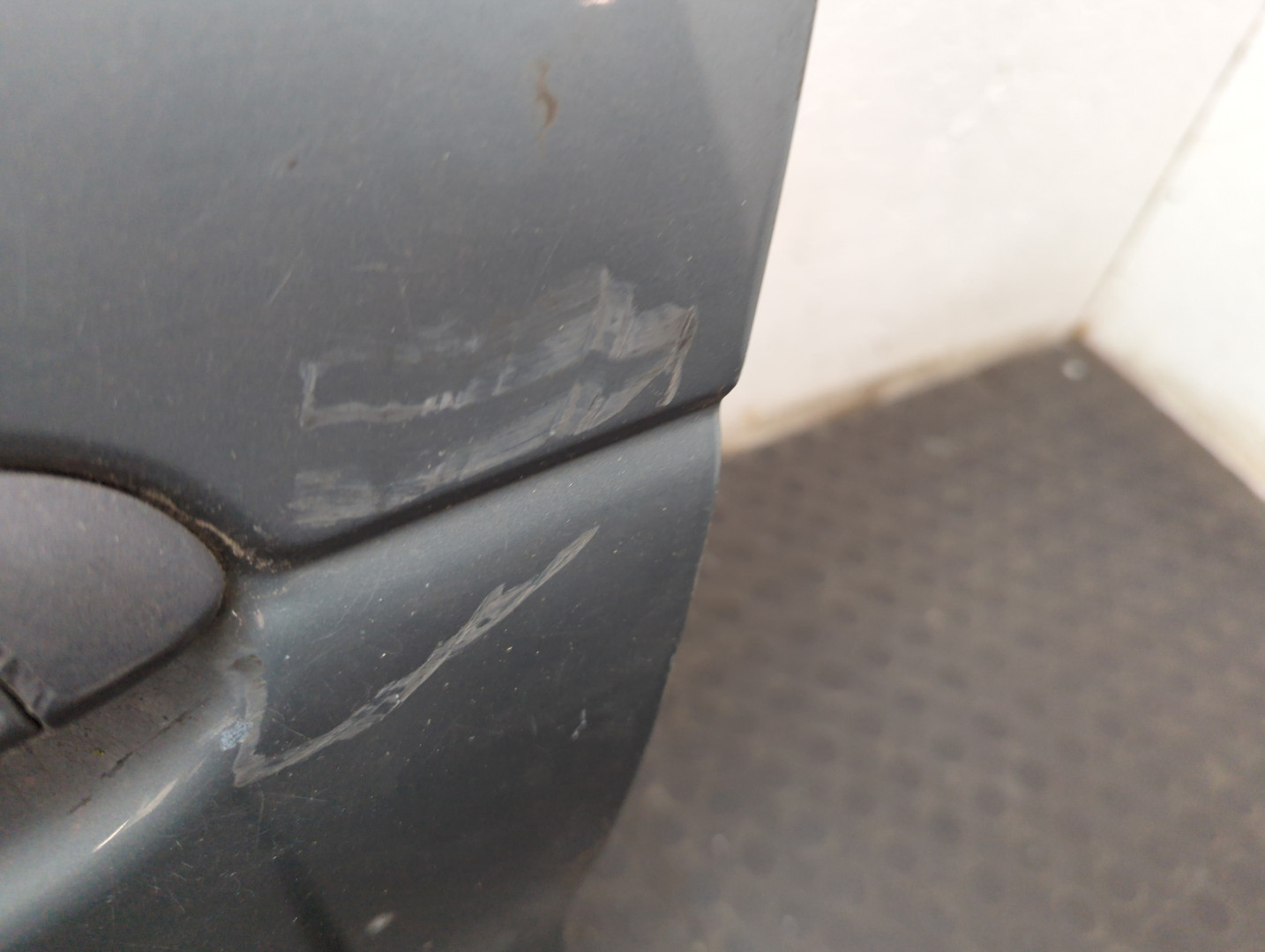 Дверь передняя левая