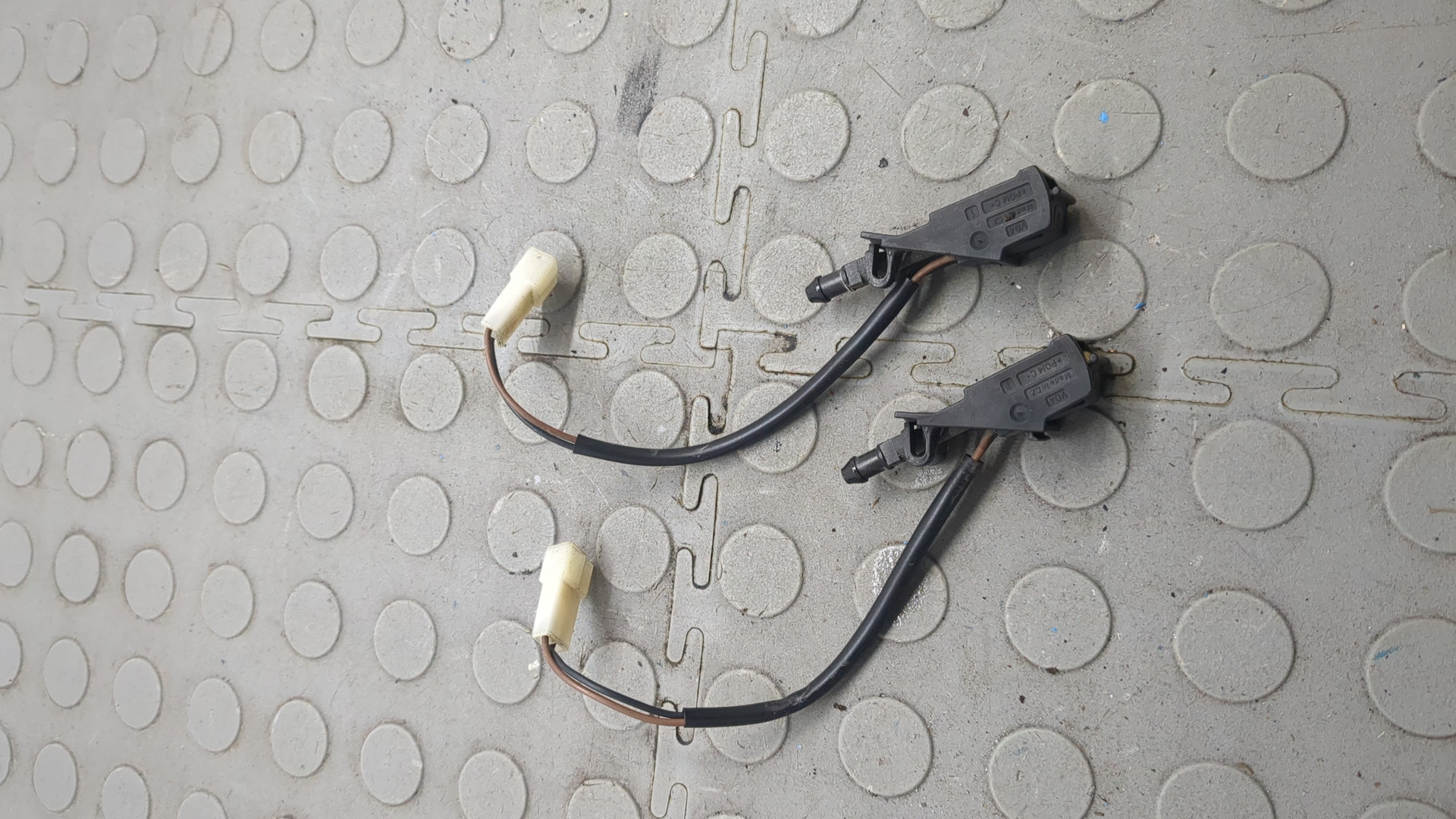 Форсунка омывателя лобового стекла