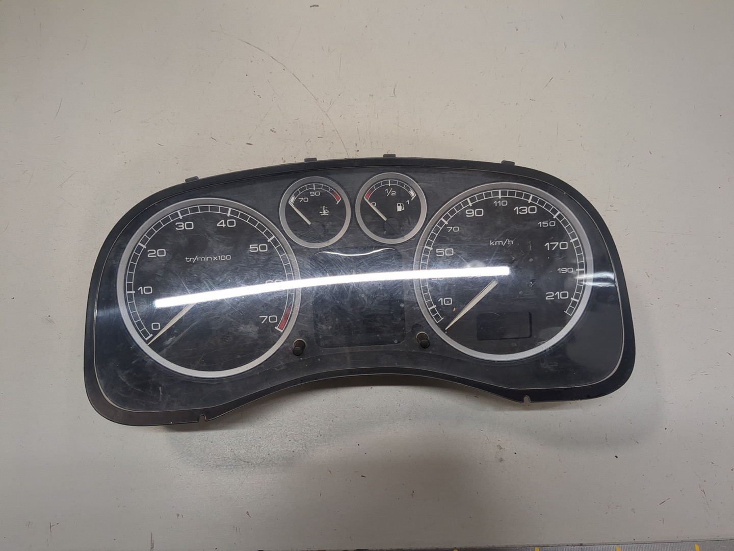 Панель приборов