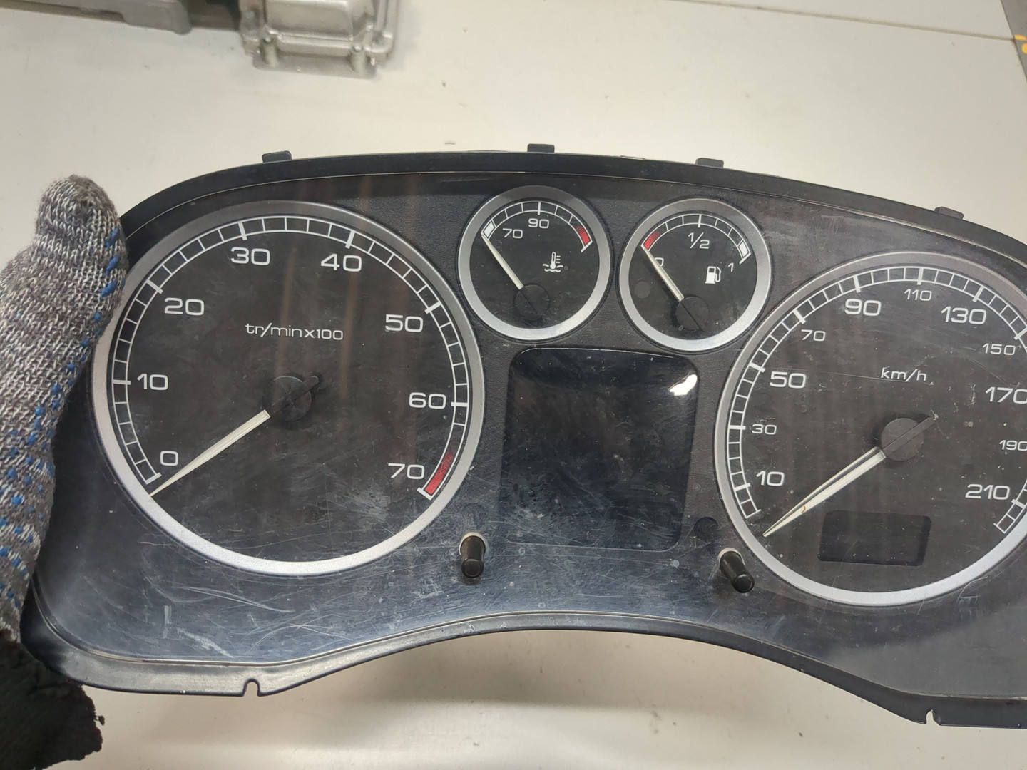 Панель приборов