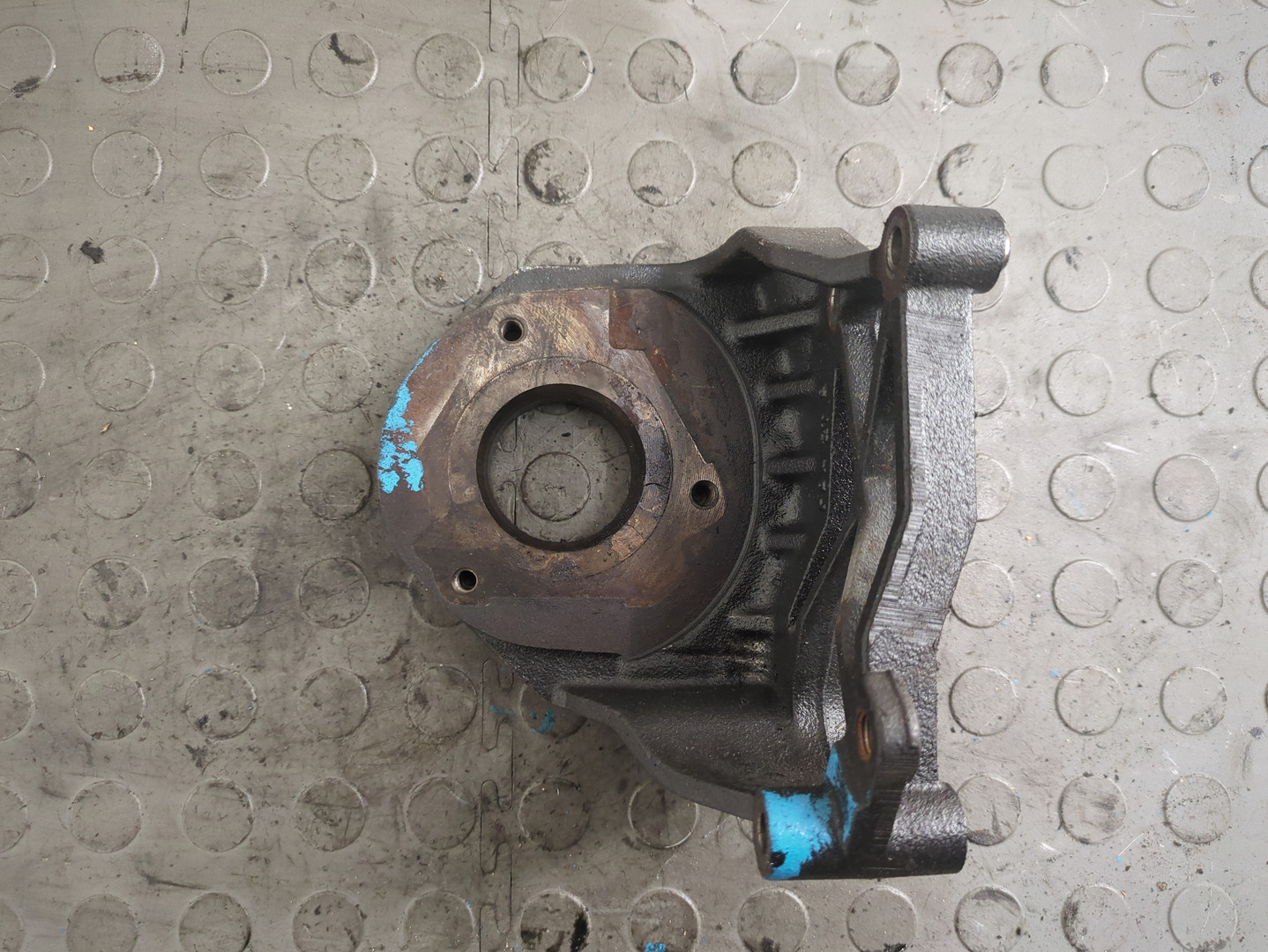 Кронштейн двигателя