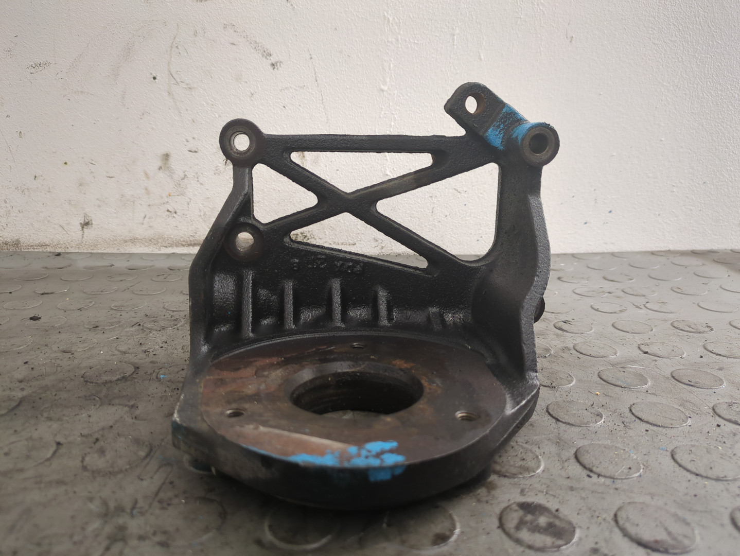 Кронштейн двигателя