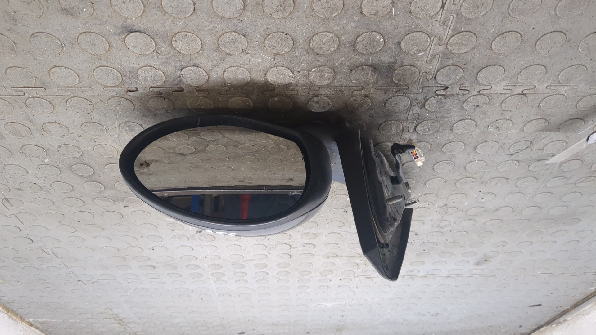 Зеркало правое электрическое