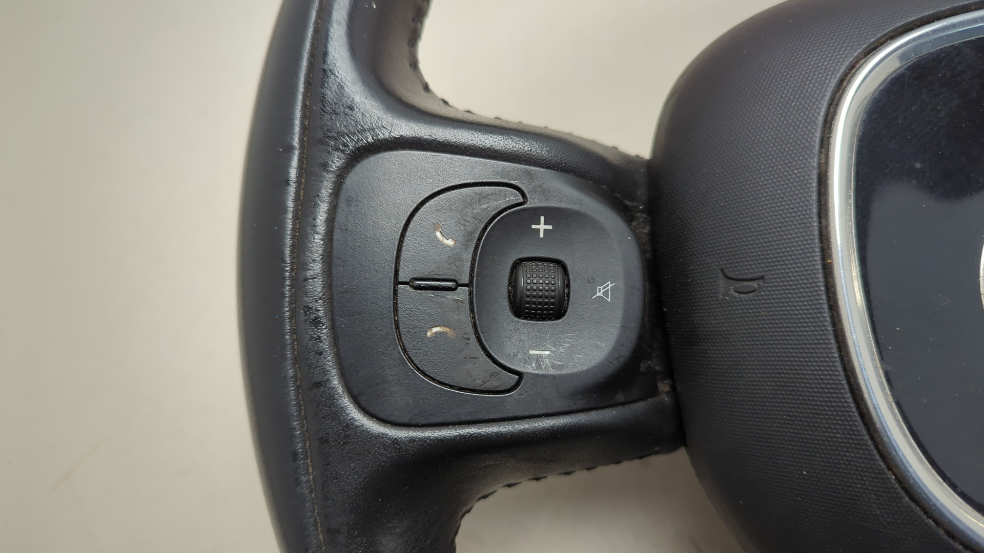 Рулевое колесо (руль)