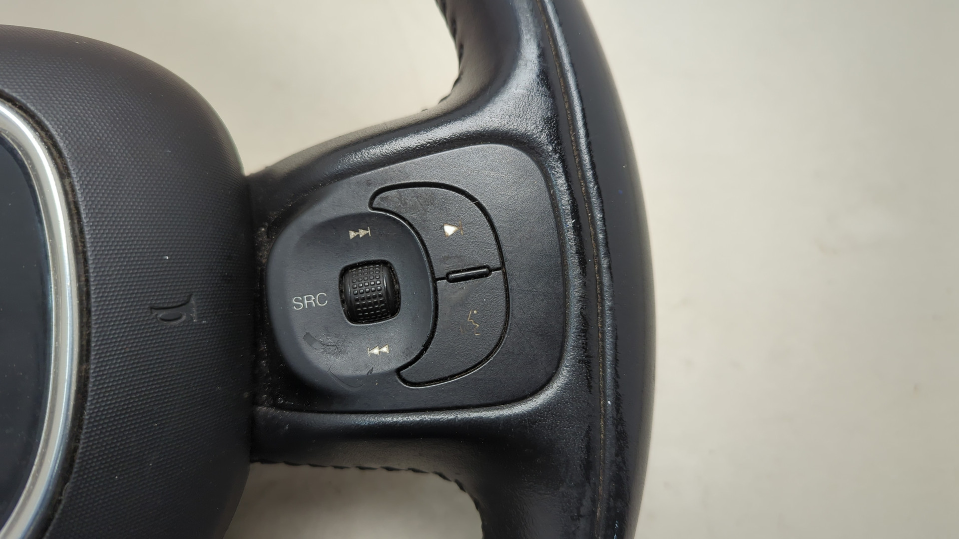 Рулевое колесо (руль)